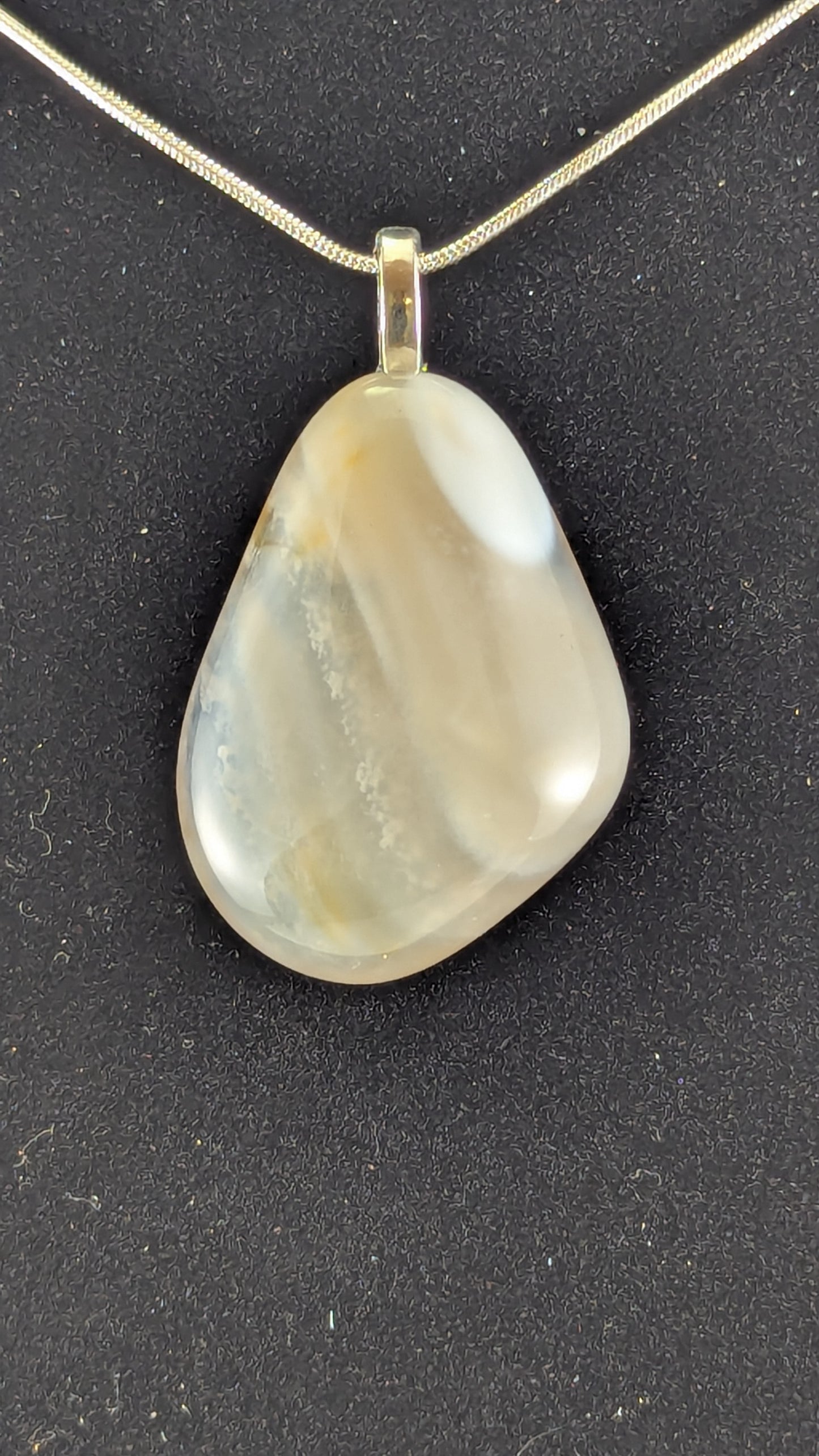 Wispy Ribbon Agate Necklace