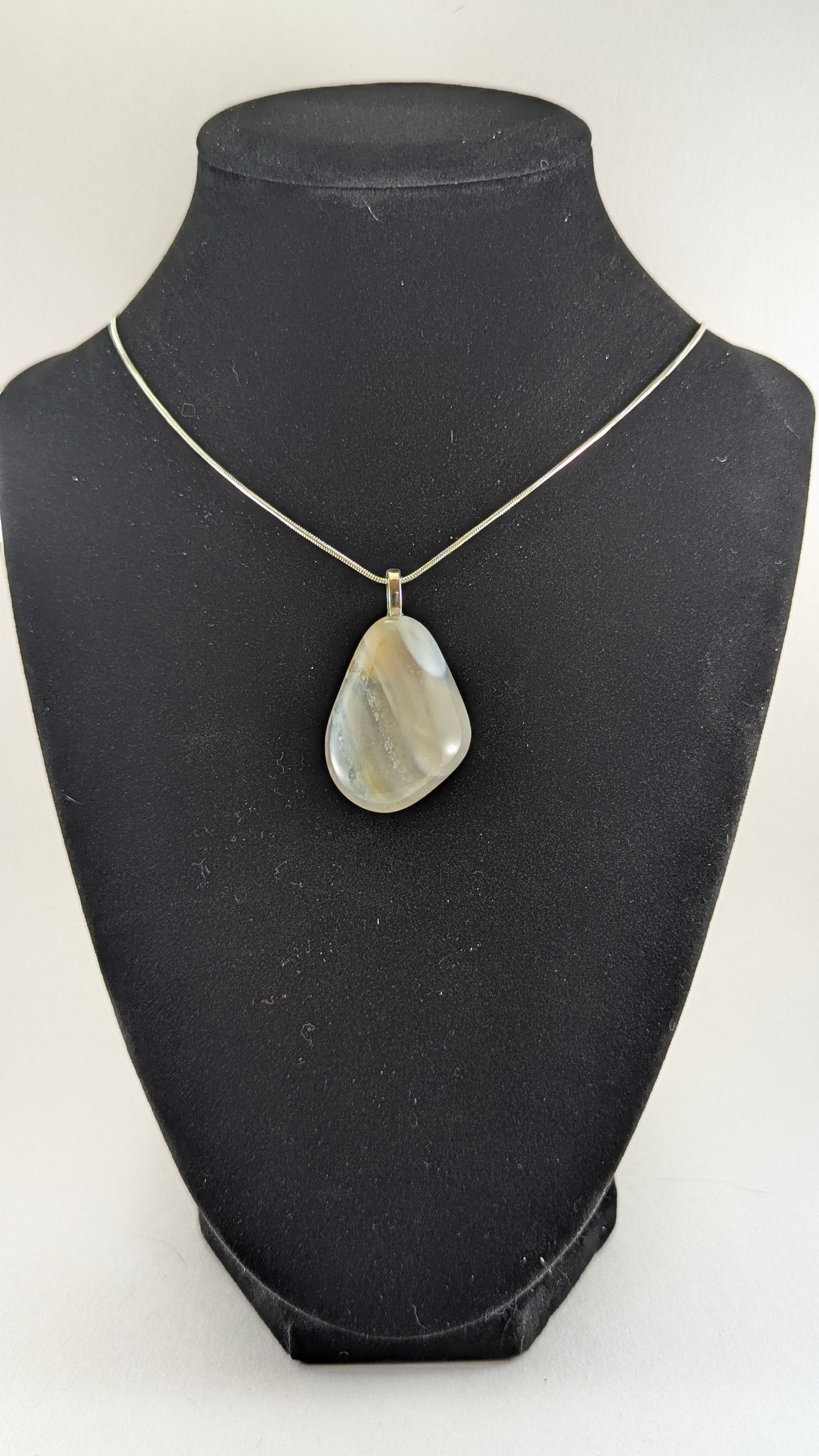 Wispy Ribbon Agate Necklace