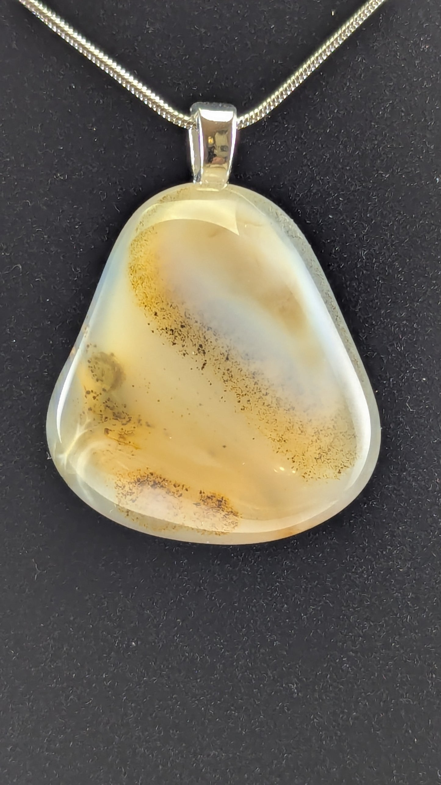 Creamy Agate Pendant