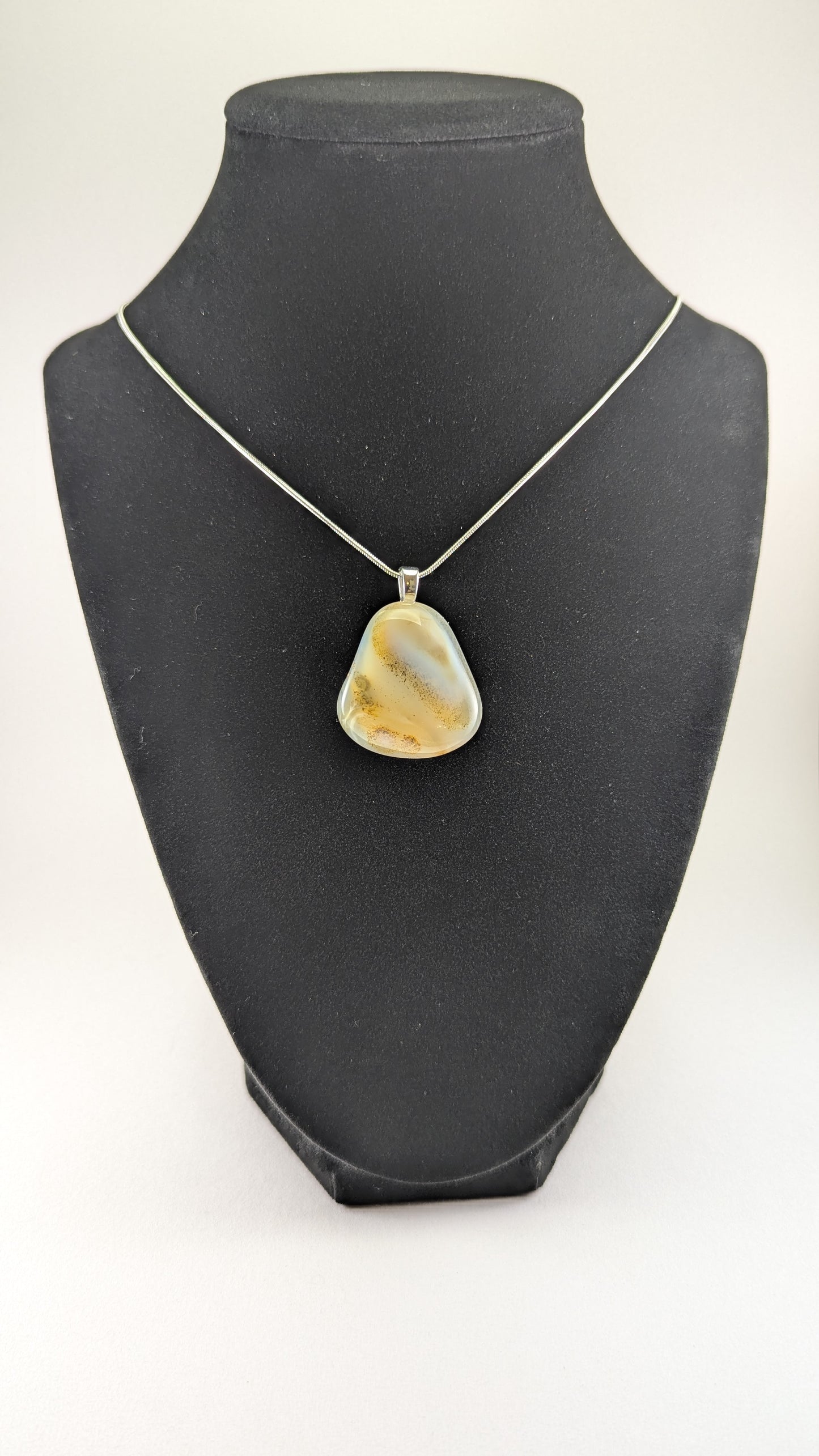 Creamy Agate Pendant