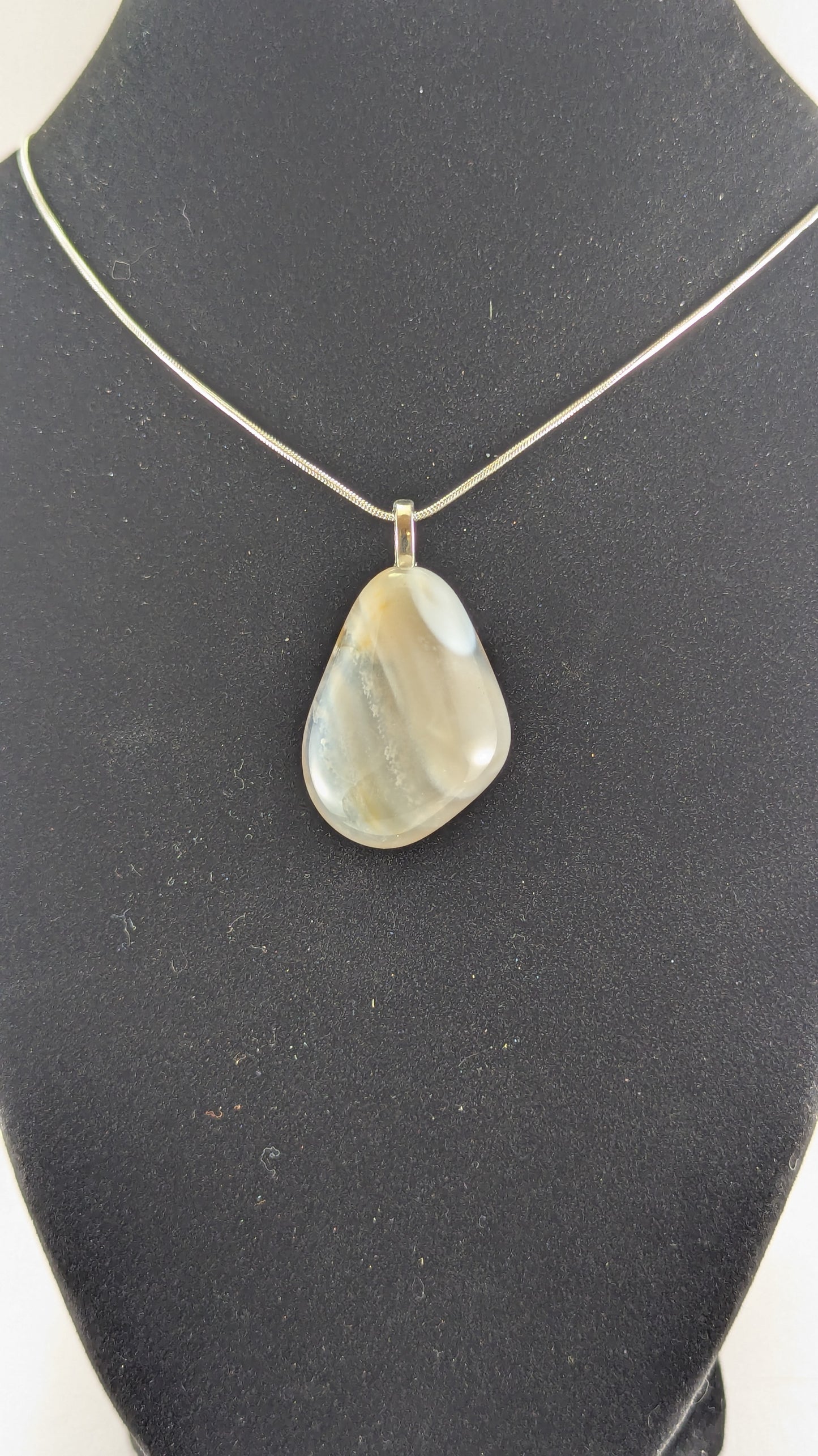 Wispy Ribbon Agate Necklace